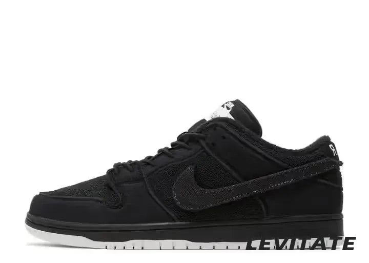 Nike SB Dunk Low 'Gnarhunters' Mens