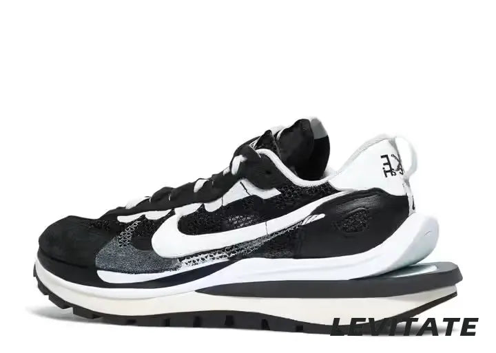 Nike Vaporwaffle Sacai 'Black/Summit White' Mens